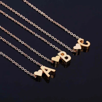 COLLAR PERSONALIZADO: INICIAL + CORAZÓN ❤️📿